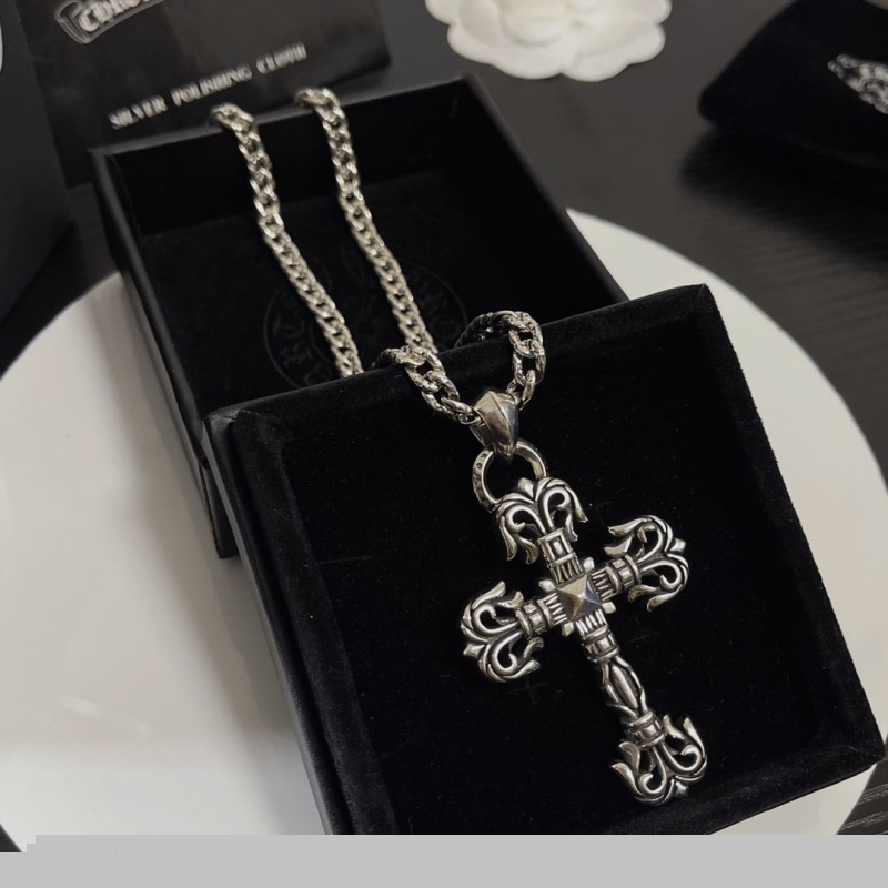 Ch**me He**ts necklaces
